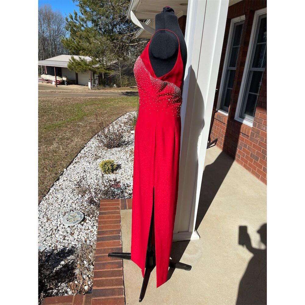 Cire Women's Size 10 Red Beaded V-Neck Long Evening Gown, wedding, prom, formal - Picture 2 of 16
